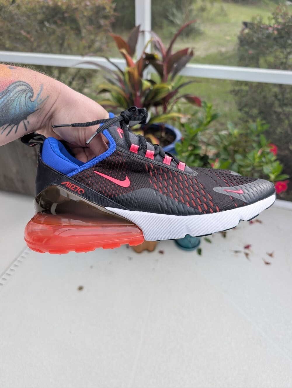 Nike Air Max 270 Sneakers Women's Size 12 Men's 10.5 Black Bright Crimson Racer